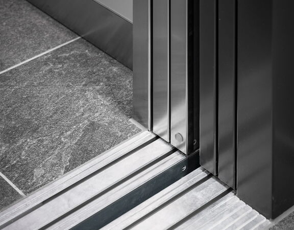 Bodenleiste eines Personenlifts